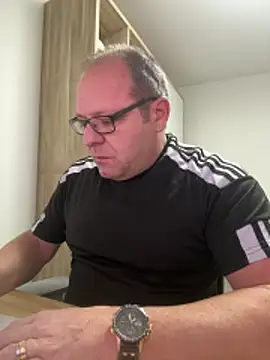 coupleLatinaLovers online show from 7, 1, 2026