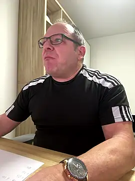 coupleLatinaLovers online show from 6, 1, 2026