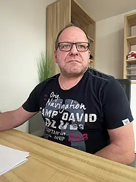 coupleLatinaLovers online show from 31, 1, 2025