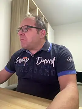 coupleLatinaLovers online show from 18, 12, 2025