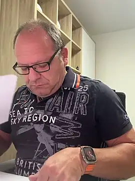 coupleLatinaLovers online show from 22, 9, 2025