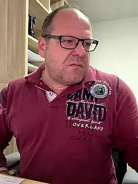 coupleLatinaLovers online show from 15, 10, 2025