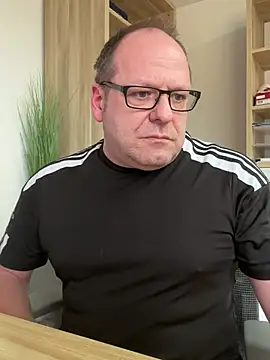 coupleLatinaLovers online show from 30, 1, 2025