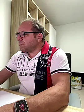 coupleLatinaLovers online show from 26, 9, 2025