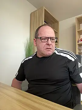 coupleLatinaLovers online show from 24, 1, 2025