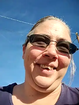 GraceHenderson online show from 20, 12, 2025