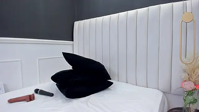 chloe zulay online show from 15, 3, 2025