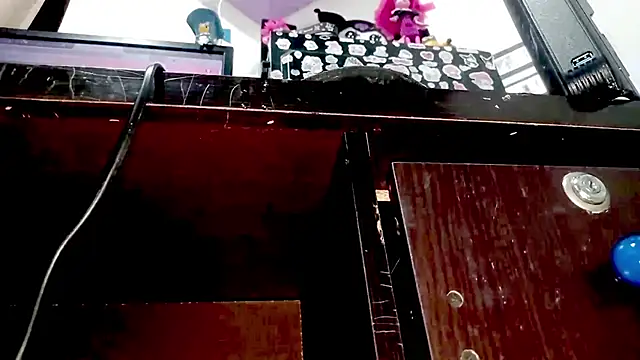 PetiteIvoryQueen19 online show from 7, 11, 2025