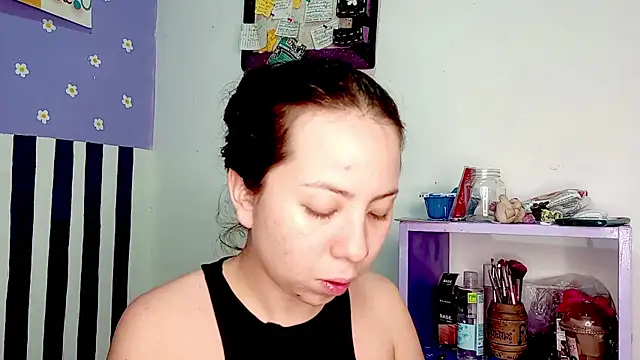 PetiteIvoryQueen19 online show from 22, 5, 2026