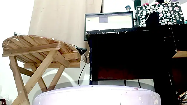 PetiteIvoryQueen19 online show from 19, 3, 2026