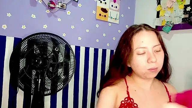 PetiteIvoryQueen19 online show from 26, 5, 2026