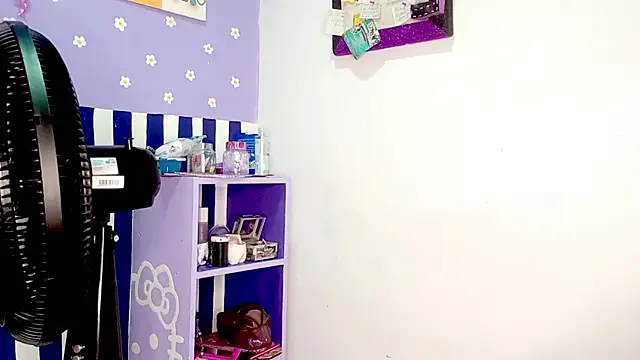 PetiteIvoryQueen19 online show from 2, 6, 2026
