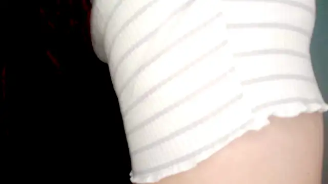 Snapshot of PetiteIvoryQueen19 chatting on 25, 6, 2026 PetiteIvoryQueen19 online show from 25, 6, 2026