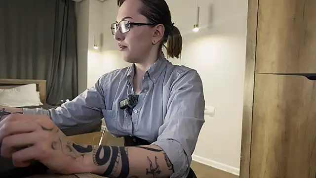 vinylstore online show from 17, 4, 2026