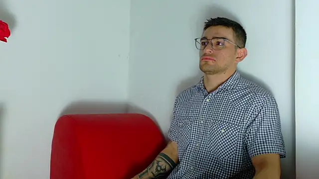 Sexy Alejandro  online show from 15, 5, 2026