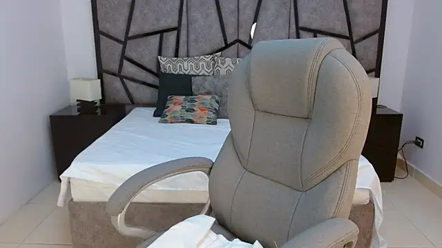 adhara cortez online show from 9, 5, 2026