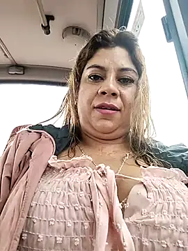 Laura-Hernandez online show from 14, 10, 2025