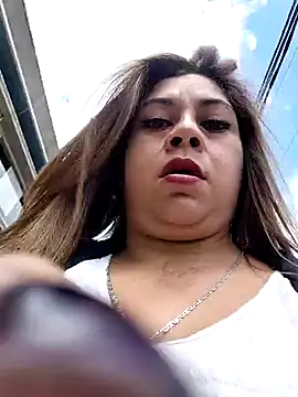 Laura-Hernandez online show from 18, 11, 2025