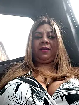 Laura-Hernandez online show from 30, 10, 2025