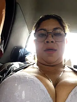 Laura-Hernandez online show from 5, 1, 2026