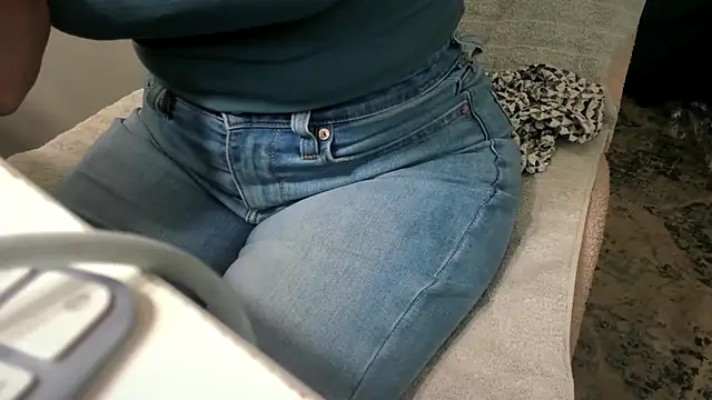 bigb00tyjudyyX online show from 7, 11, 2025