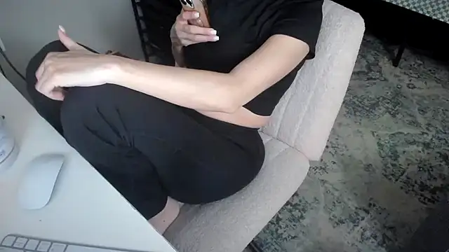 bigb00tyjudyyX online show from 10, 3, 2026