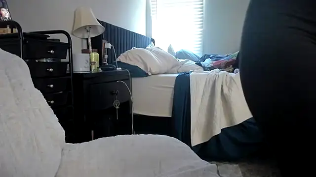 bigb00tyjudyyX online show from 4, 11, 2025