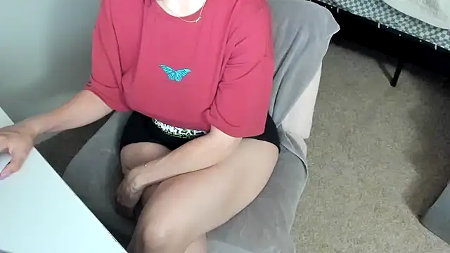 bigb00tyjudyyX online show from 11, 6, 2026