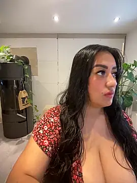 Snapshot of Alma- chatting on 21, 10, 2025 Alma- online show from 21, 10, 2025