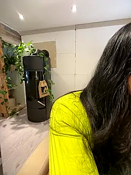 Snapshot of Alma- chatting on 3, 10, 2025 Alma- online show from 3, 10, 2025