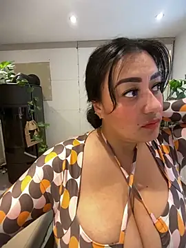 Snapshot of Alma- chatting on 25, 10, 2025 Alma- online show from 25, 10, 2025