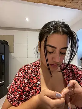 Snapshot of Alma- chatting on 21, 12, 2024 Alma- online show from 21, 12, 2024