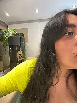 Snapshot of Alma- chatting on 13, 9, 2025 Alma- online show from 13, 9, 2025