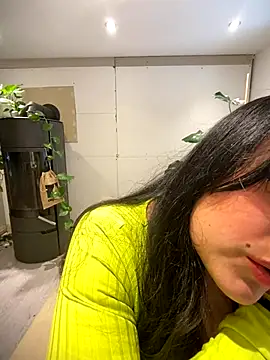 Snapshot of Alma- chatting on 27, 10, 2025 Alma- online show from 27, 10, 2025