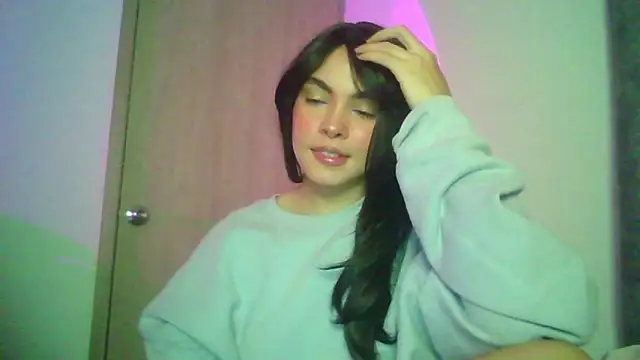 Snapshot of Kiri_Cutee chatting on 10, 10, 2025 Kiri Cutee online show from 10, 10, 2025