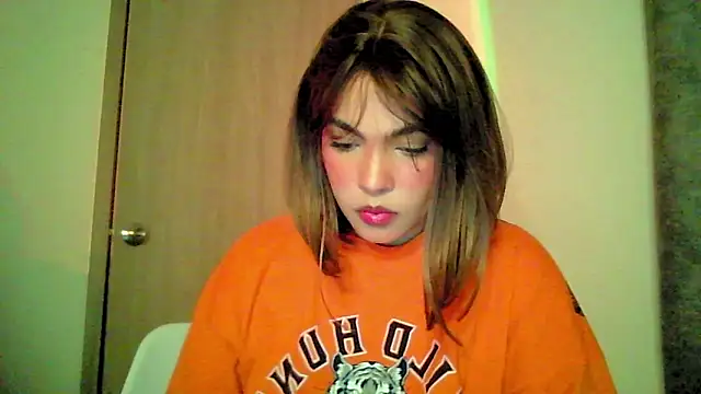 Snapshot of Kiri_Cutee chatting on 13, 9, 2025 Kiri Cutee online show from 13, 9, 2025