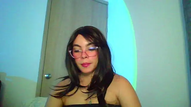 Snapshot of Kiri_Cutee chatting on 6, 11, 2025 Kiri Cutee online show from 6, 11, 2025