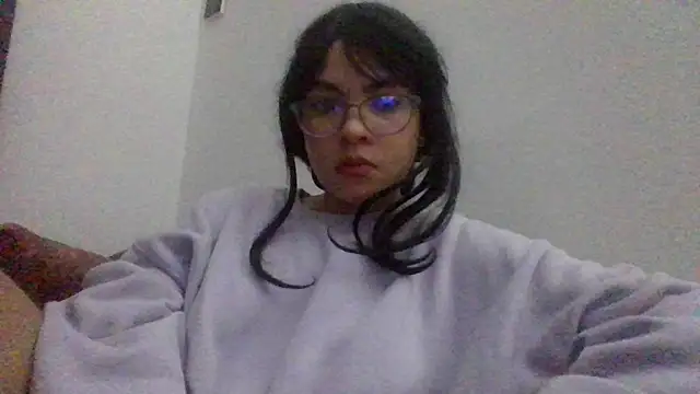 Snapshot of Kiri_Cutee chatting on 4, 2, 2025 Kiri Cutee online show from 4, 2, 2025