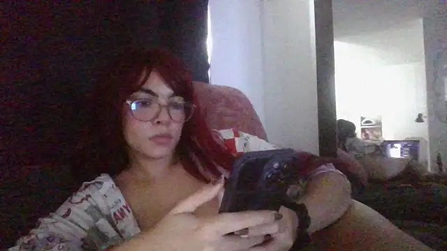 Snapshot of Kiri_Cutee chatting on 4, 3, 2025 Kiri Cutee online show from 4, 3, 2025