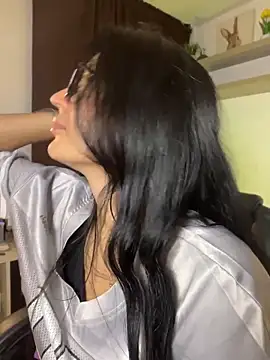 Valentina cartier online show from 14, 4, 2026