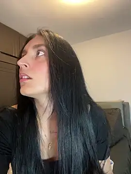 Valentina cartier online show from 9, 9, 2025