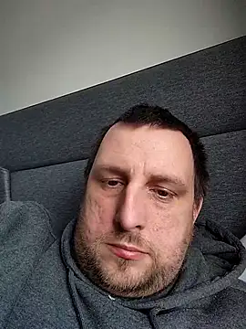 Snapshot of HE-M123 chatting on 5, 4, 2026 HE-M123 online show from 5, 4, 2026