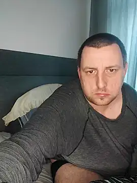 Snapshot of HE-M123 chatting on 21, 12, 2025 HE-M123 online show from 21, 12, 2025