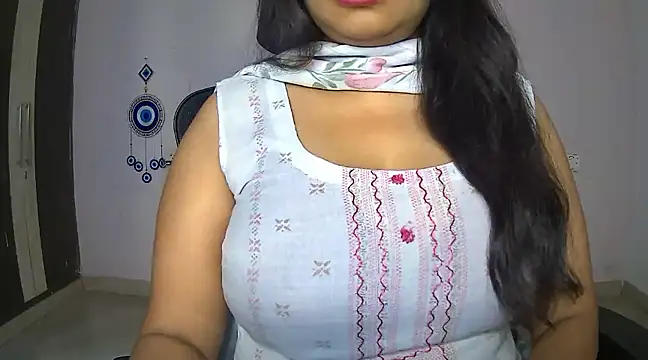 Swetaa  online show from 5, 3, 2025