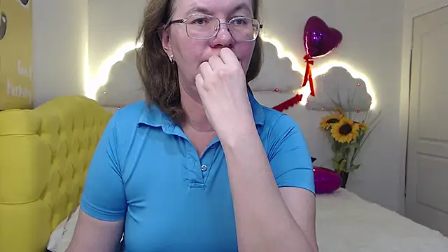 Snapshot of HolyMilfa chatting on 7, 3, 2025 HolyMilfa online show from 7, 3, 2025