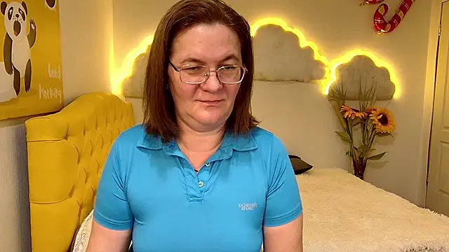 Snapshot of HolyMilfa chatting on 2, 2, 2025 HolyMilfa online show from 2, 2, 2025