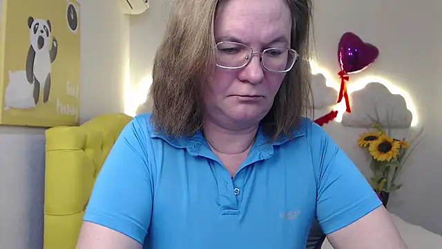 Snapshot of HolyMilfa chatting on 7, 3, 2025 HolyMilfa online show from 7, 3, 2025