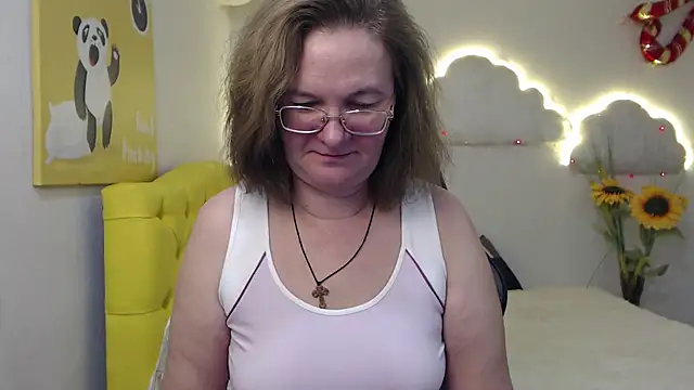 Snapshot of HolyMilfa chatting on 7, 2, 2025 HolyMilfa online show from 7, 2, 2025