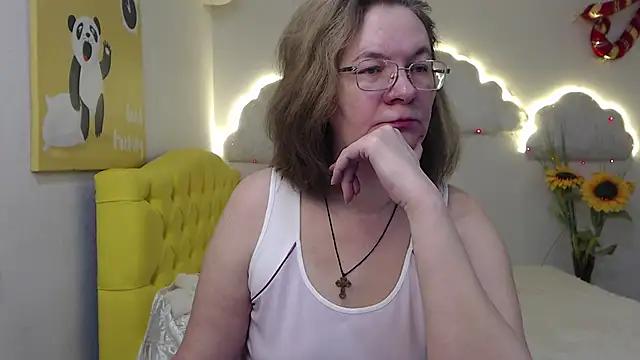 Snapshot of HolyMilfa chatting on 7, 2, 2025 HolyMilfa online show from 7, 2, 2025
