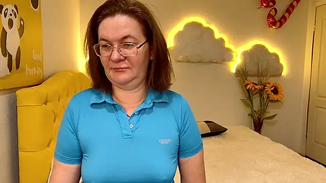 Snapshot of HolyMilfa chatting on 2, 2, 2025 HolyMilfa online show from 2, 2, 2025